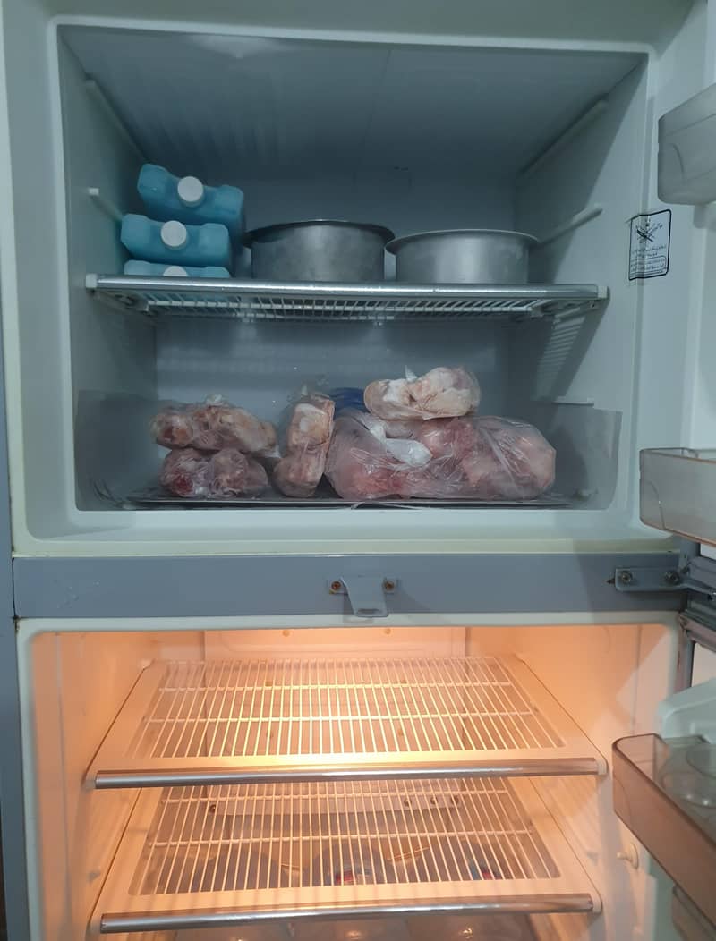 Dawlance Fridge

                                                            alt=