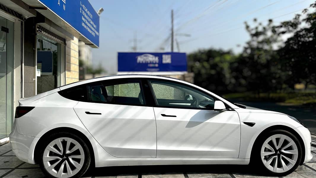 Tesla Model 3 Long Range - 2022/2025

                                                            alt=