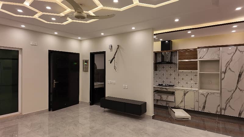 Tower A, Brand New 2 Beds Apartment for Sale In Ex Air Avenue DHA Phase 8 Airport Road Lahore.

                                                            alt=