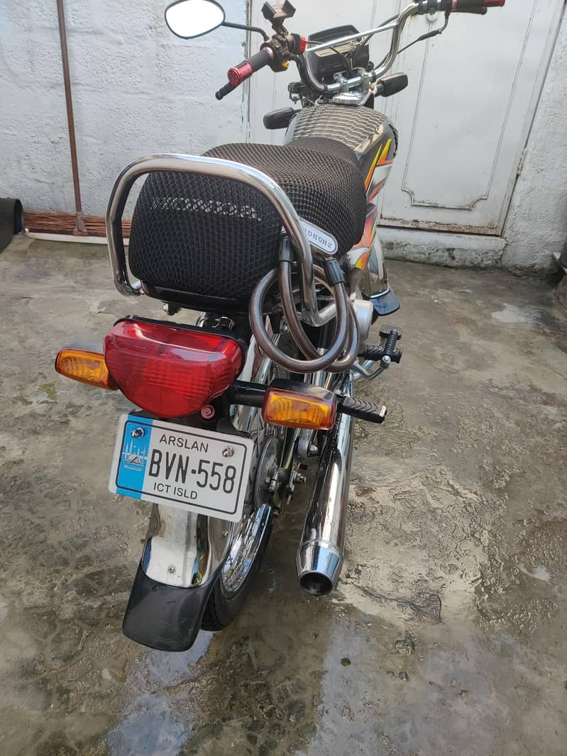 Honda CD 70

                                                            alt=