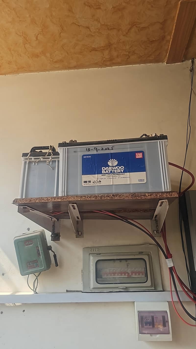 Daewoo 12 volt 4 bettres for sale

                                                            alt=