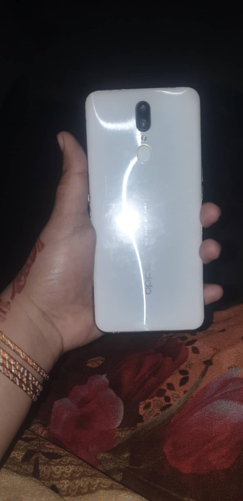 its best oppo f11

                                                            alt=