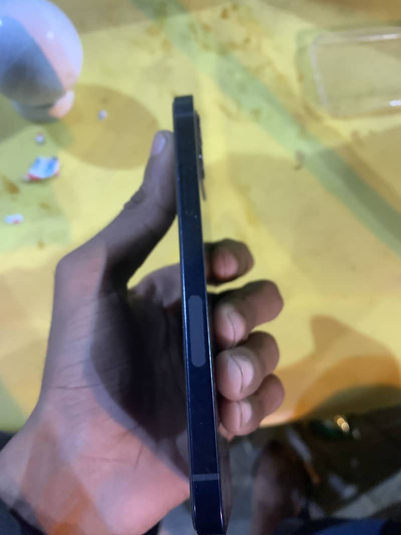 iPhone 12 64gb factory unlock

                                                            alt=