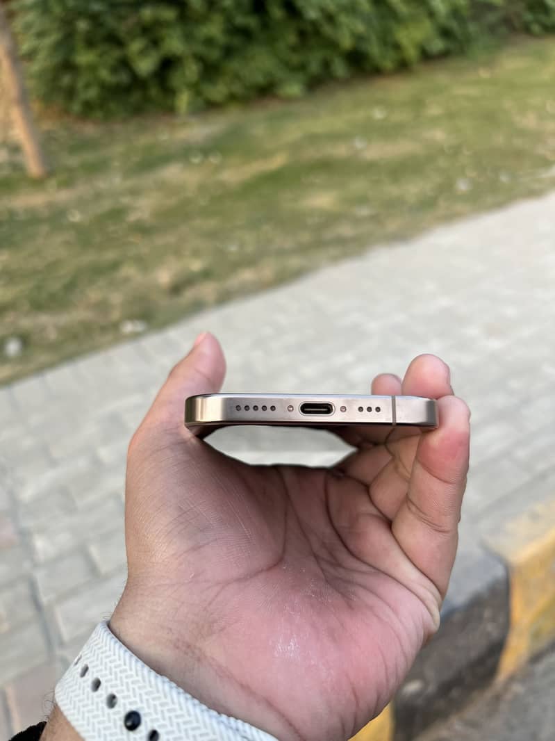 iPhone 16 Pro Non Pta Factory Unlock 256Gb

                                                            alt=