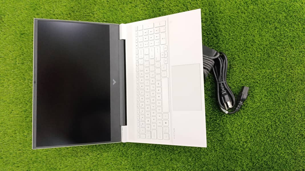 HP Victus Gaming 16- Ryzen 7, Nvidia RTX Ti 3050 4GB, 32GB RAM,1TB SSD

                                                            alt=