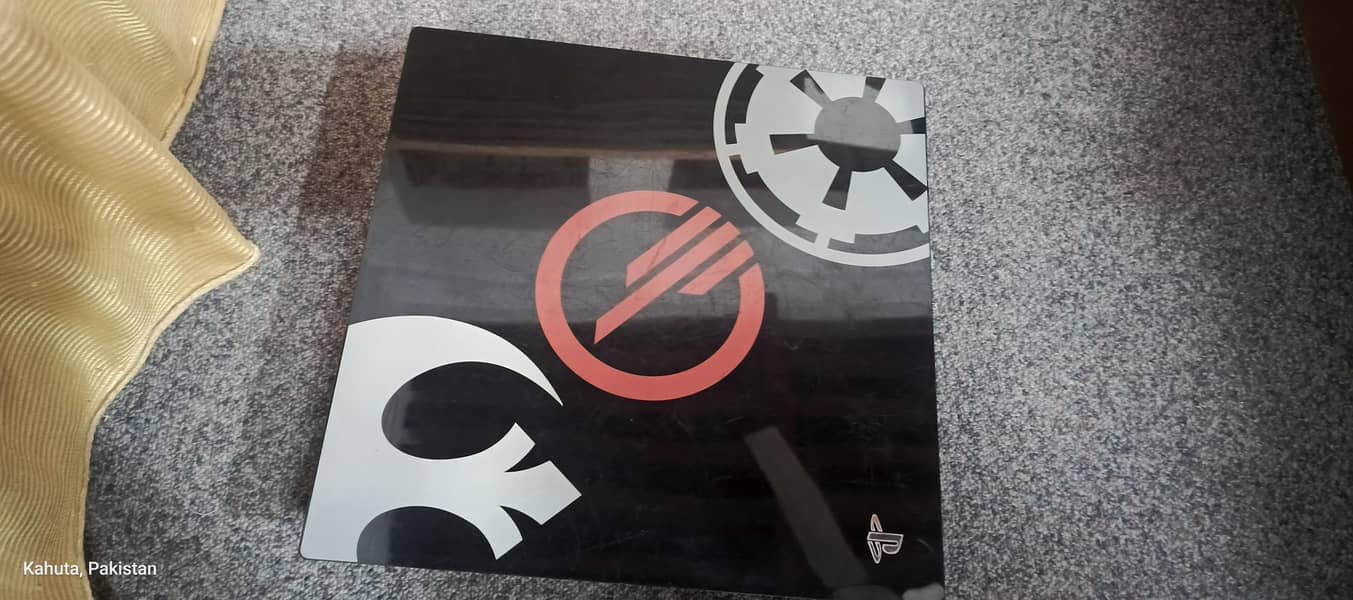 Limited Edition Star Wars PS4 Pro | 1TB Bundle | 2 Controllers + Dock

                                                            alt=