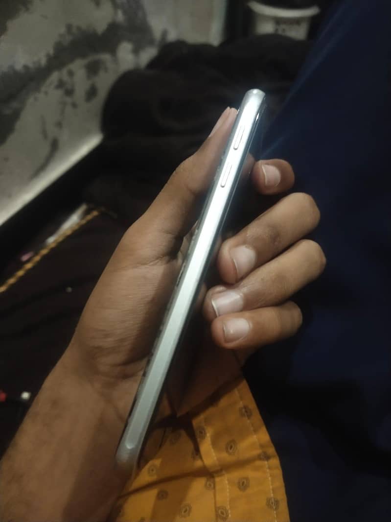 samsumg s6 blue

                                                            alt=