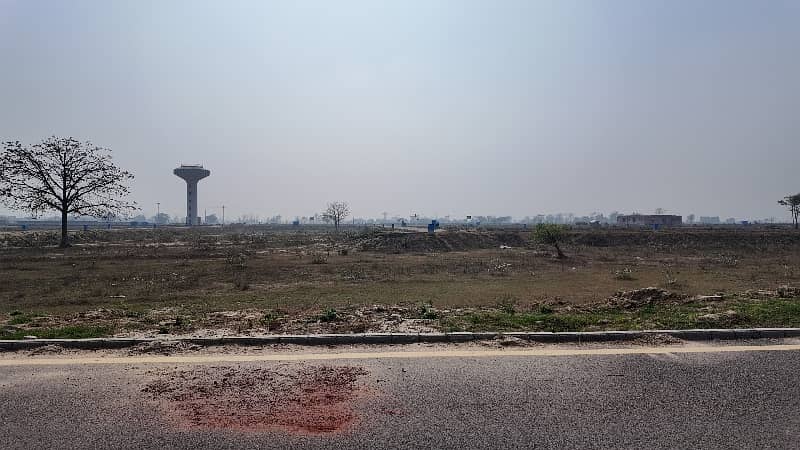 5 Marla Corner Plot for Sale in L Block, LDA City Lahore

                                                            alt=