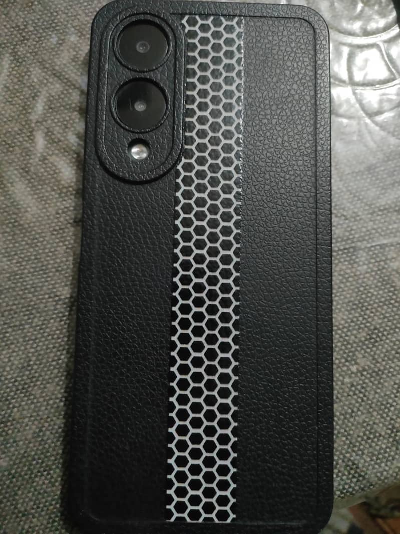 Vivo Y17s

                                                            alt=