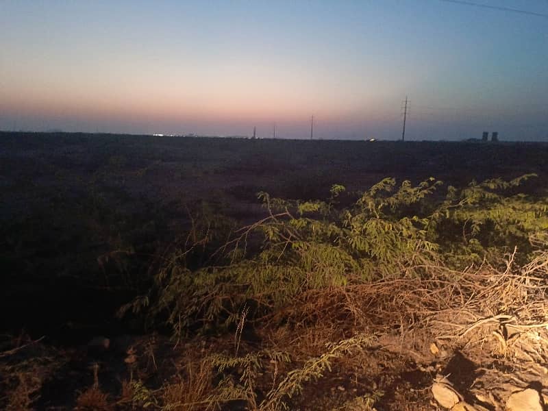 Industrial Land Of 4800 Square Yards In Port Qasim For Sale

                                                            alt=