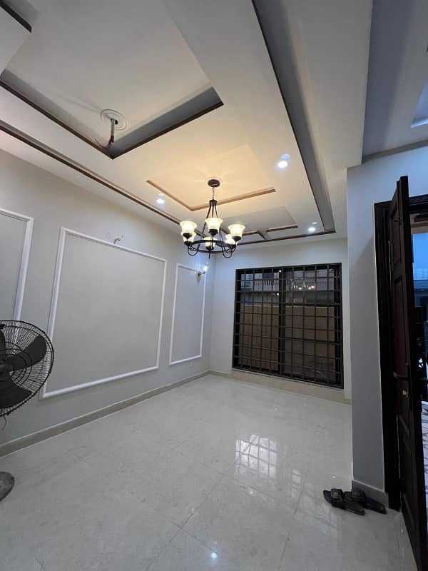 Ready To Buy A House 3 Marla In Lahore

                                                            alt=