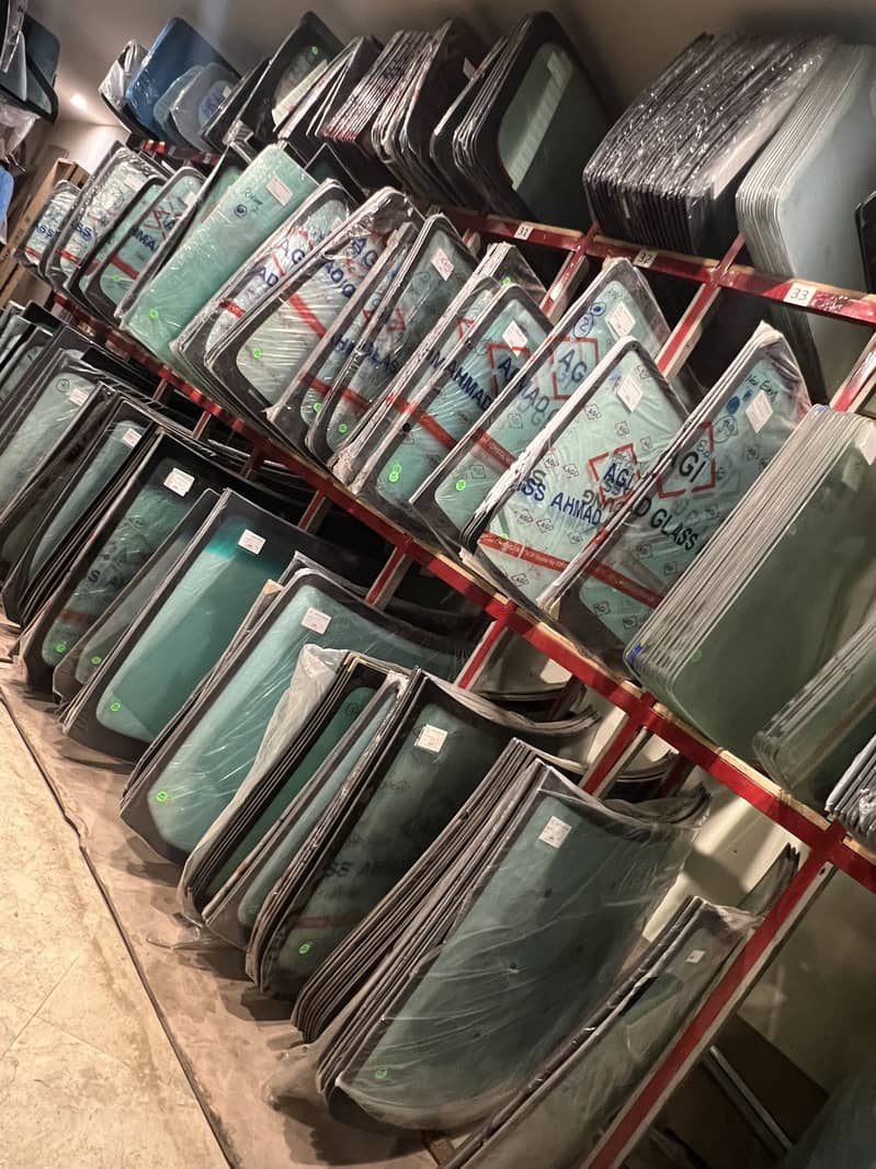 Windshield,Windscreen,Honda city,Civic,Cultus,Alto,Corrola,Swift,Vitz,

                                                            alt=