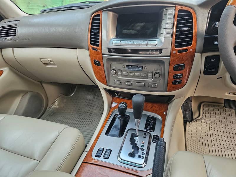 Toyota LandCruiser Amazon Fully loaded

                                                            alt=