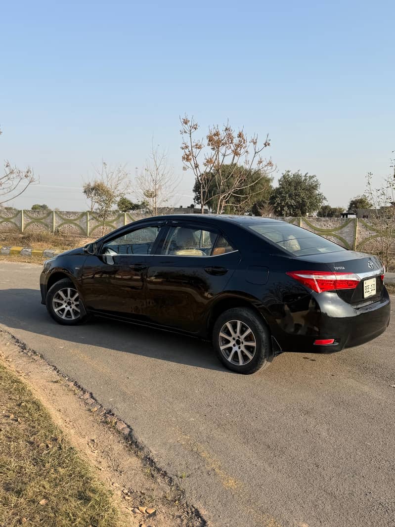 Toyota Corolla GLI 2015 | Genuine Pillars, Roof & Diggi ,  Sindh Reg |

                                                            alt=