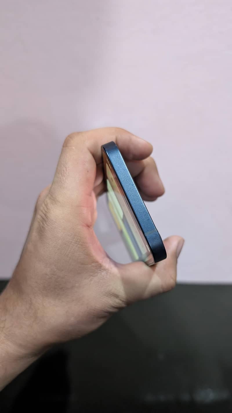 IPHONE 12 64 GB NON PTA 90 BATTERY HEALTH

                                                            alt=