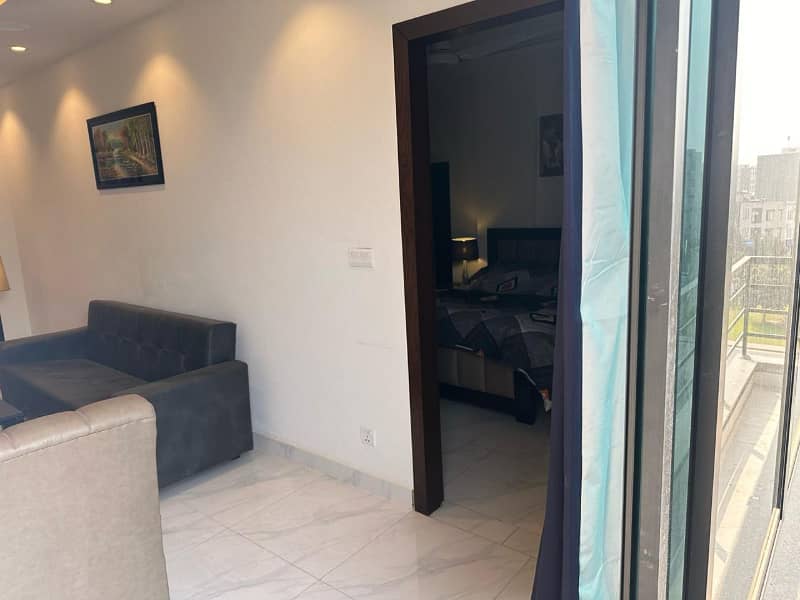 One bedroom vip apartment for short stay inbahria town Lahore

                                                            alt=