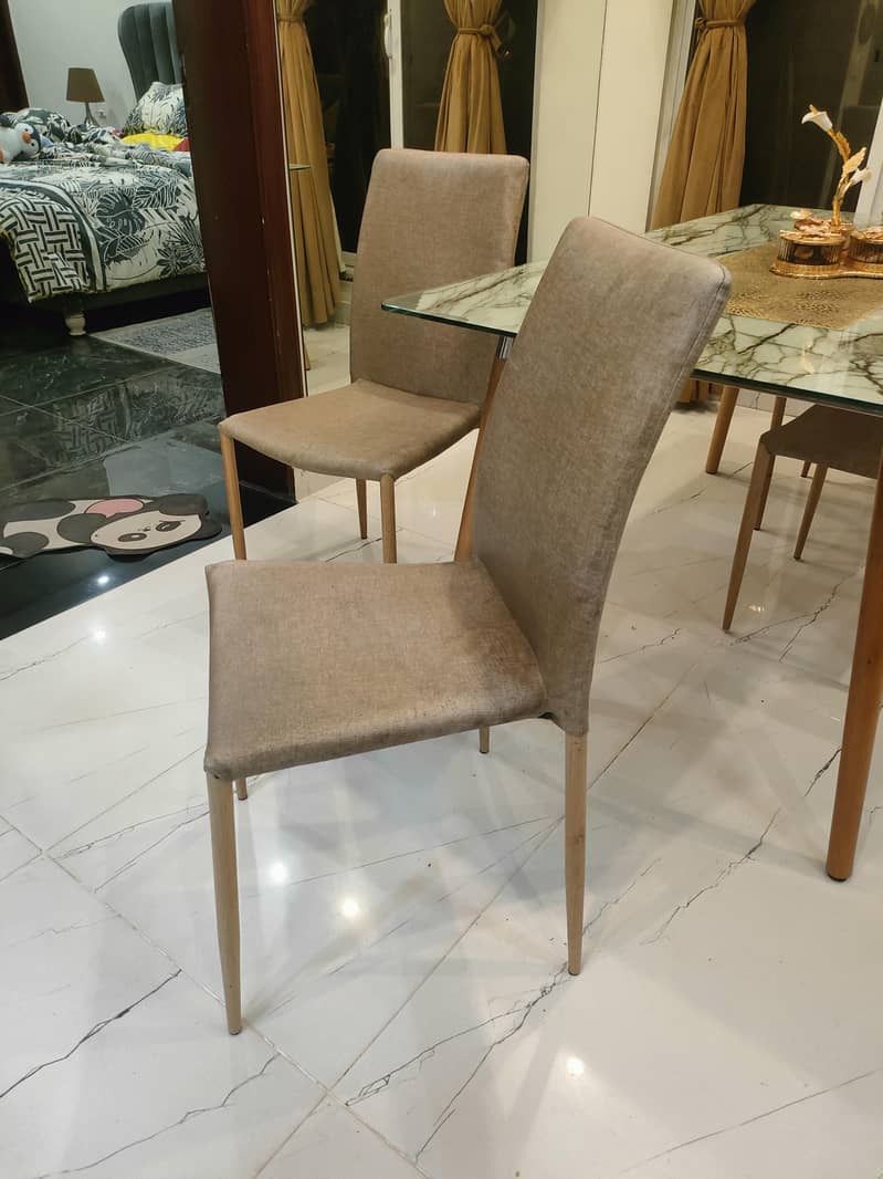 4 chair dinning Table

                                                            alt=