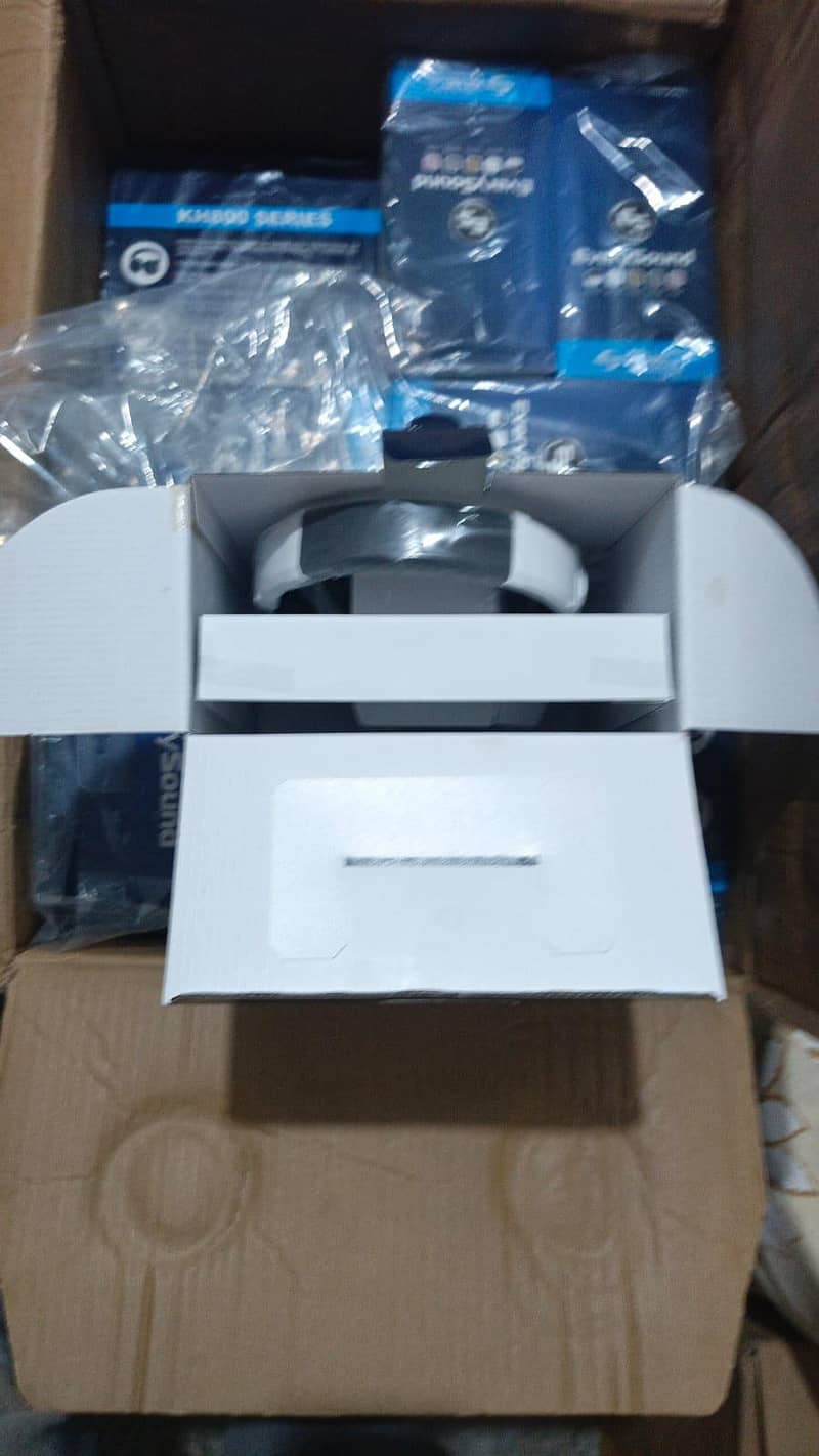 everysound kh800 headfones with double stereo jack

                                                            alt=