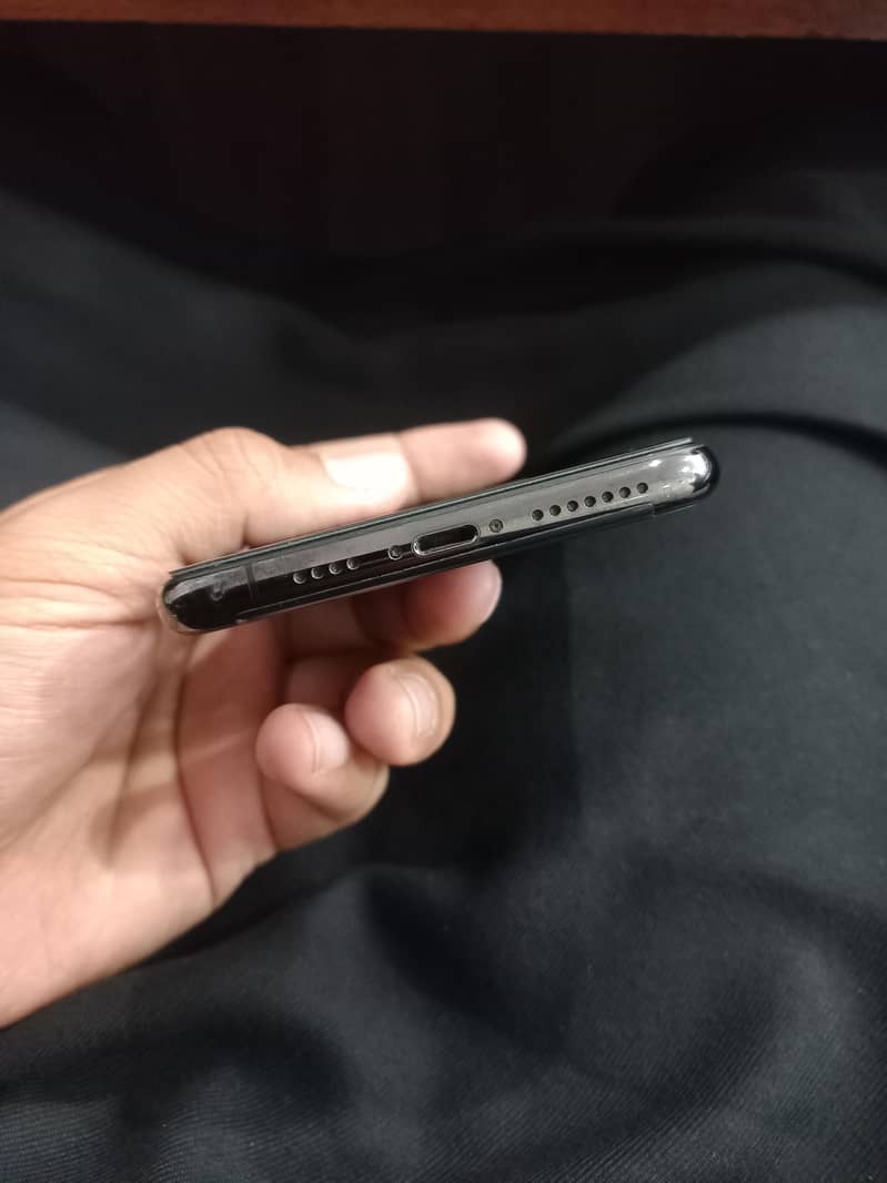 11 pro max 64gb

                                                            alt=