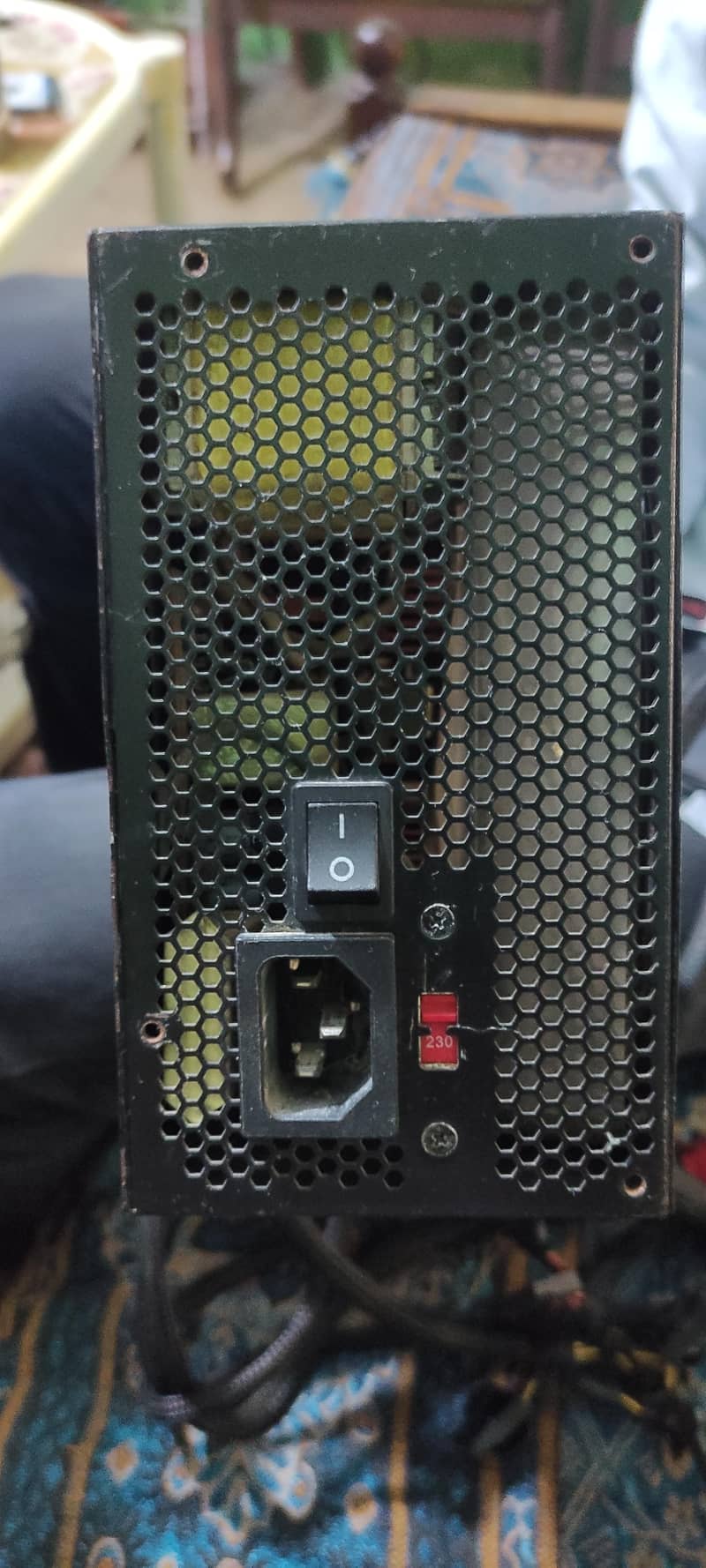 gigabit 550 watt gaming supply

                                                            alt=