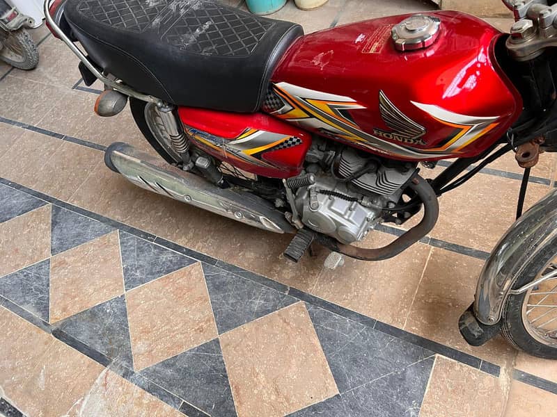 Honda CG-125 Red Colour 2024 Model Karachi number

                                                            alt=