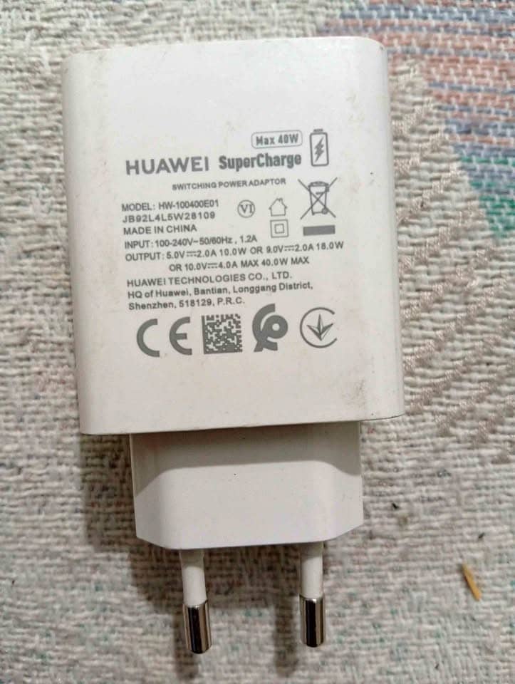 HUAWEI 40W FAST CHARGER WITH 5A CABLE FOR CALL 03216465426

                                                            alt=