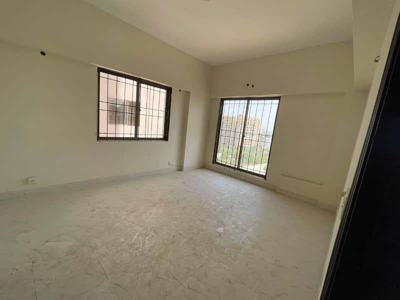 3 Bd Dd Flat for Rent in Luxury Apartment of Burj ul Harmain Near Rim Jim Tower

                                                            alt=