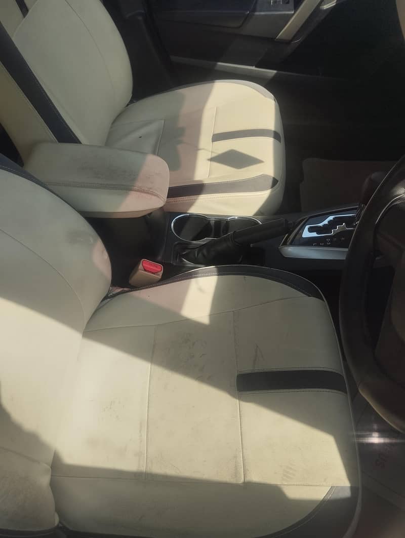 Toyota Corolla Gli Auto Model 2016 Reg. 2017 Silver

                                                            alt=