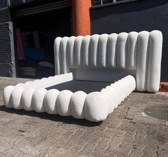 bubble bed in Buckley fabric

                                                            alt=