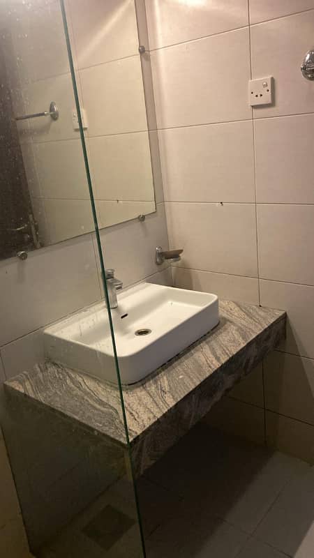 2 bed lunch tower 1 bahria town

                                                            alt=