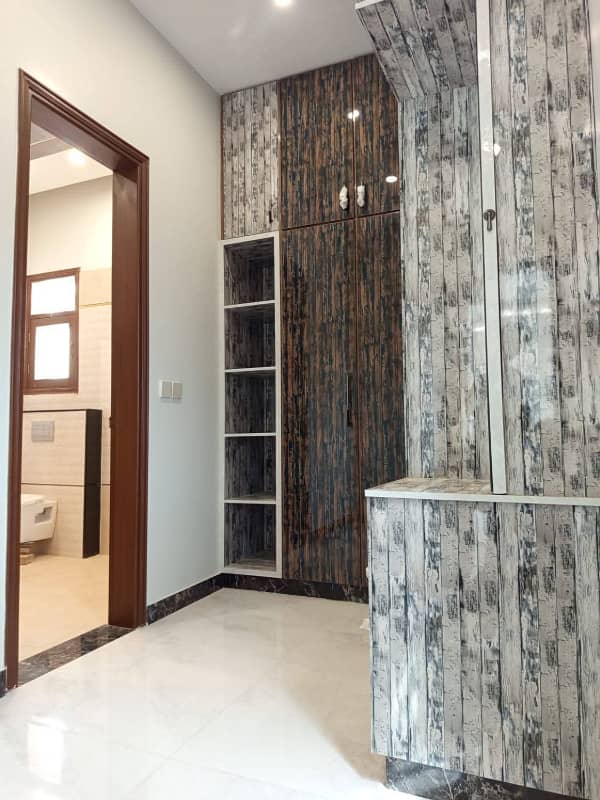 PRIME SILENT COMMERCIAL HALL SPACE FOR RENT GULSHAN-E-IQBAL BLOCK 1 MAIN 60 FEET ROAD

                                                            alt=