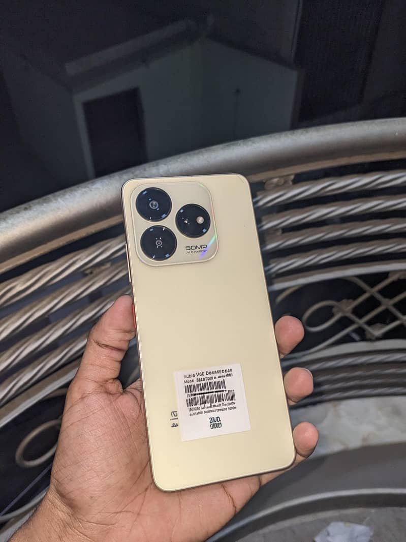 Nubia v60 design 8/256 (1~week used)

                                                            alt=