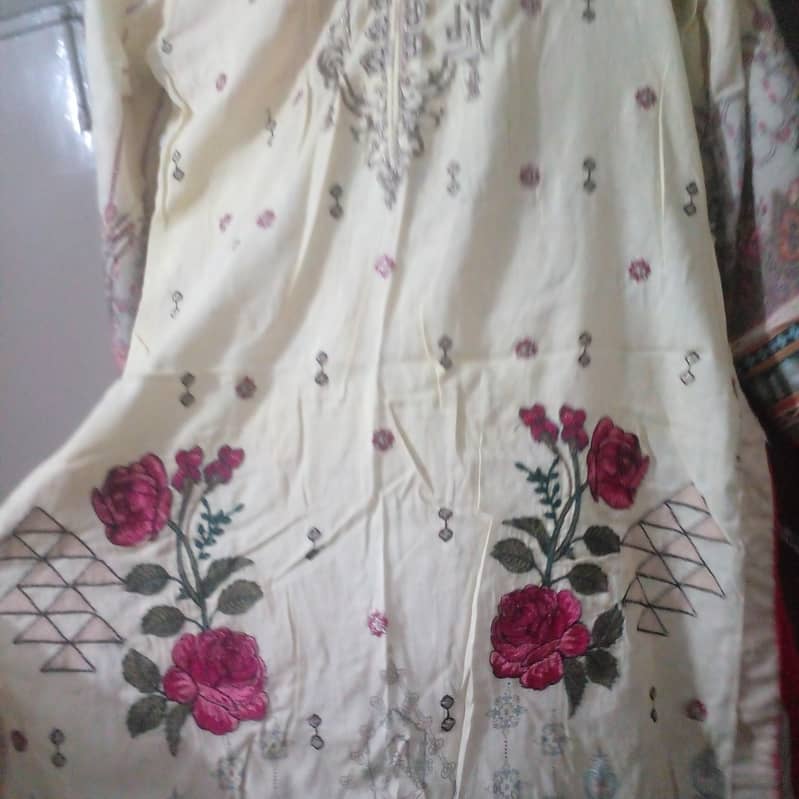 lown drass and party dress

                                                            alt=