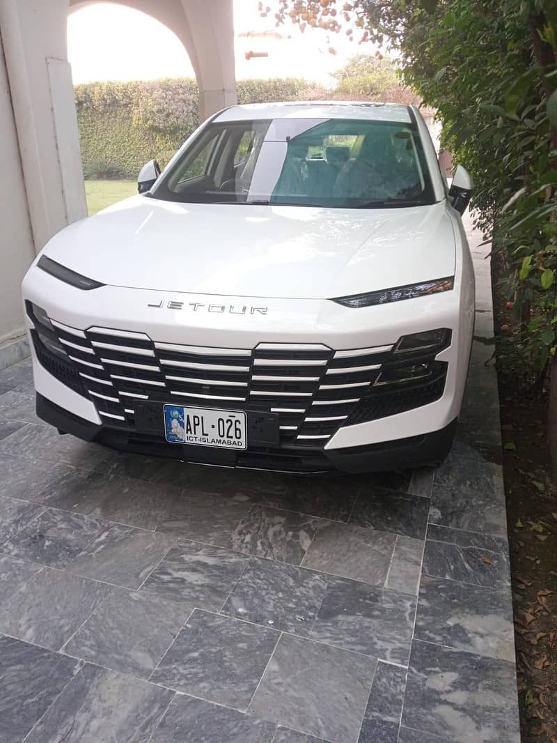 it's only 4000km driven absolutely new bumper to bumper 2025 jetour