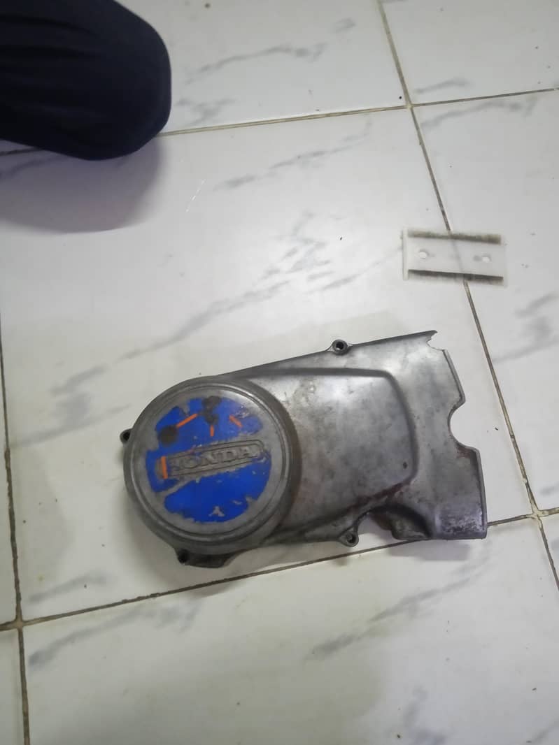 Honda cg 125 model 1988 magnet cover clutch cover coil

                                                            alt=