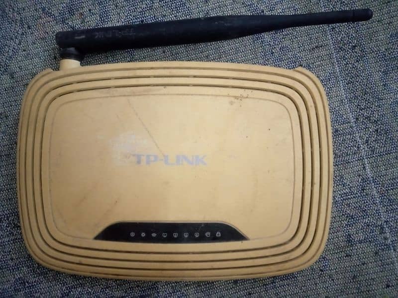 TP Link Wifi router 150 Mbps Model # TP 740

                                                            alt=