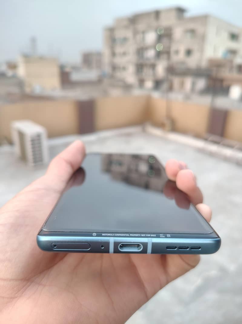 Moto edge 40 pro

                                                            alt=