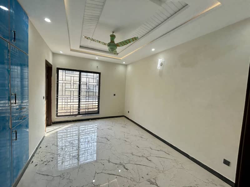 Exclusive 10 Marla Upper Portion | Brand New | (Ground Locked)

                                                            alt=