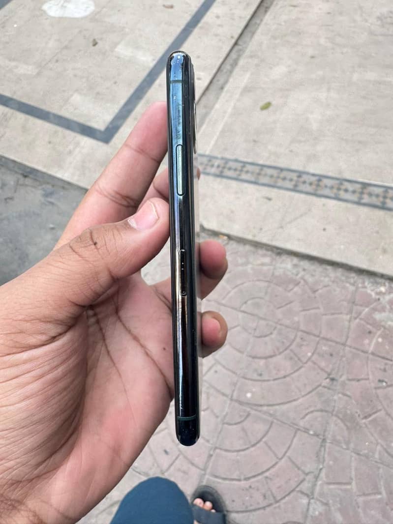 iphone 11pro battery change

                                                            alt=