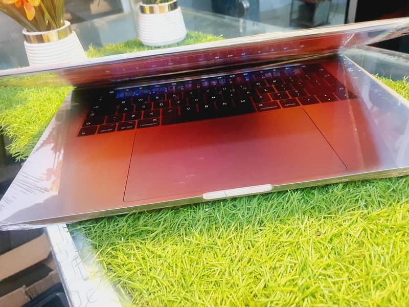 Macbook pro 2017 15 inch

                                                            alt=