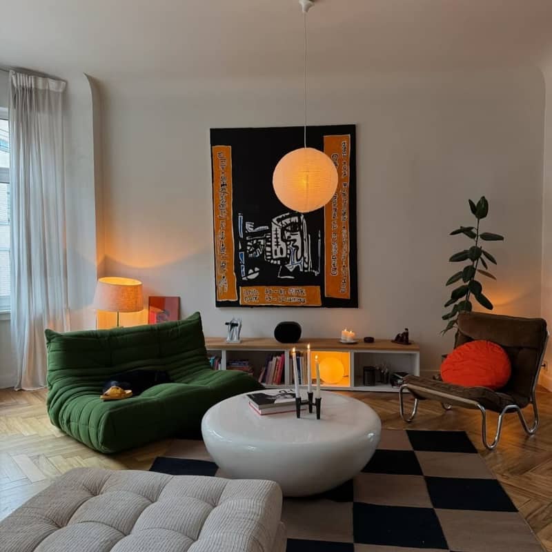 250 Yards Brand New Type 4 Bedrooms Outstanding Townhouse For Rent In Block 6 PECHS

                                                            alt=