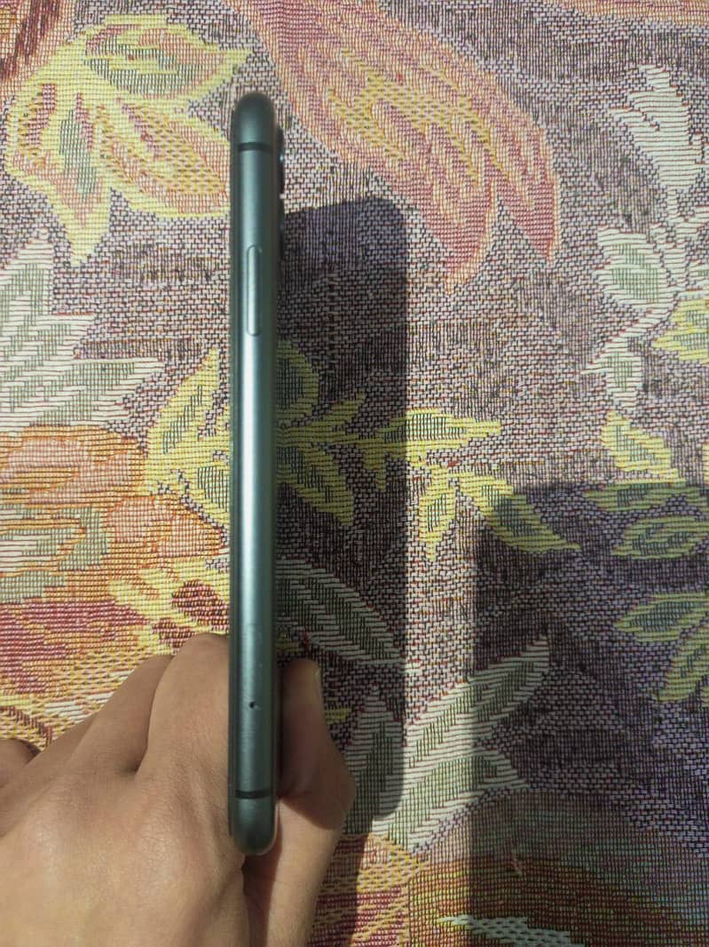 iPhone 11 water pack all original

                                                            alt=