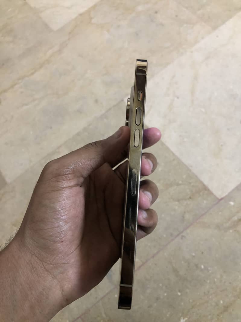 iPhone 13 pro pta approved

                                                            alt=