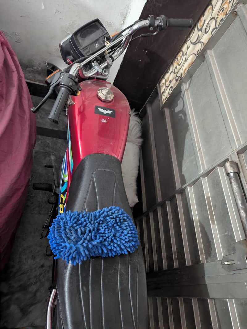 Honda CD 70

                                                            alt=