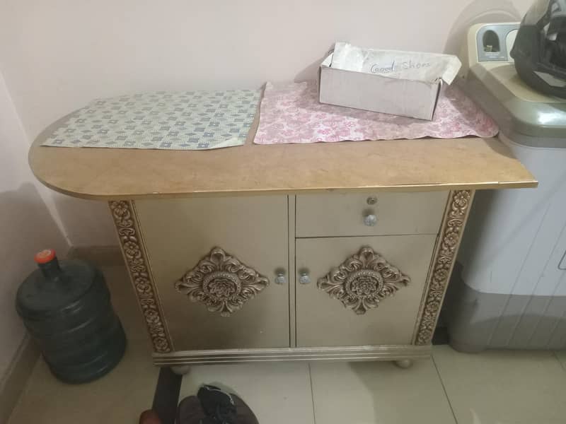 iron stand

                                                            alt=