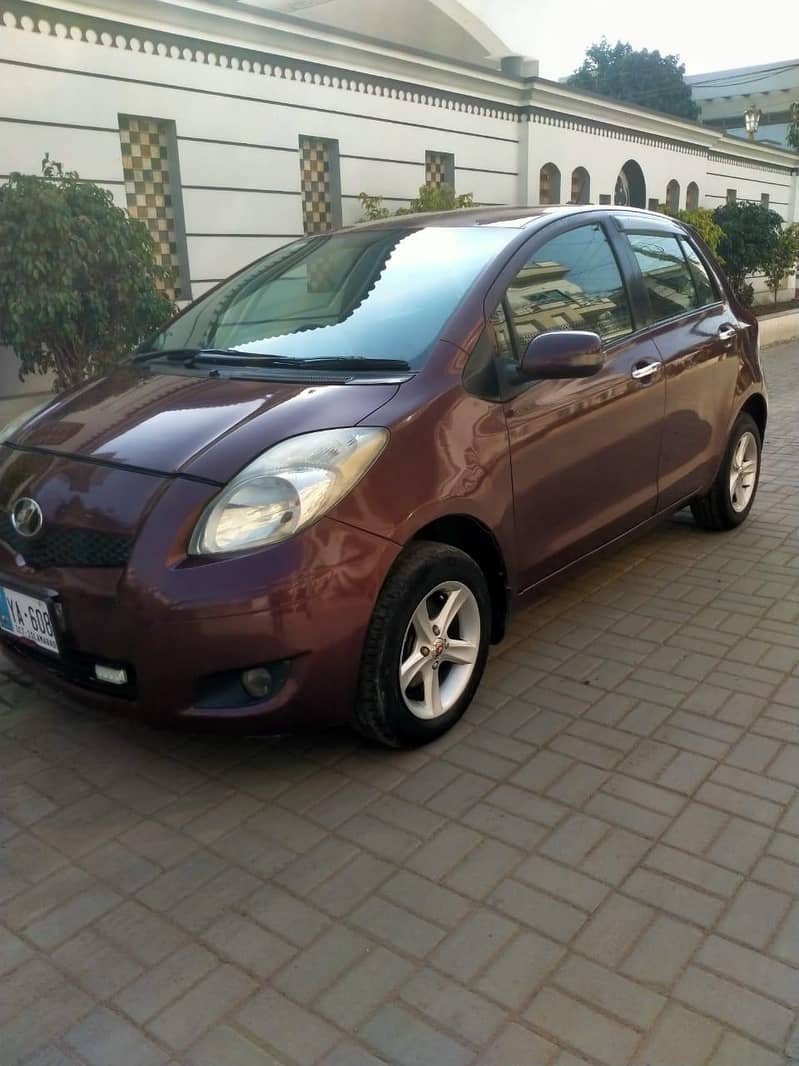 Toyota vitiz

                                                            alt=