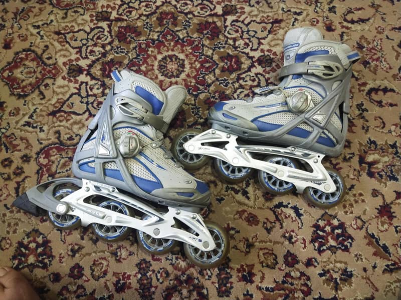 skating shoes

                                                            alt=