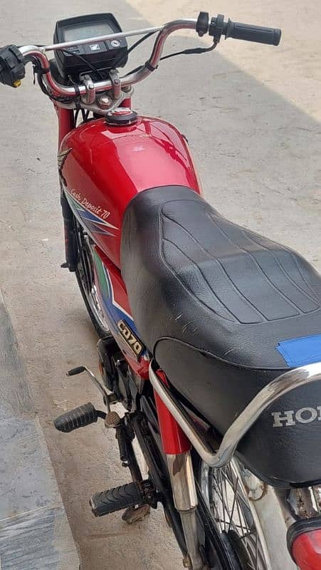 Honda CD70 bike

                                                            alt=