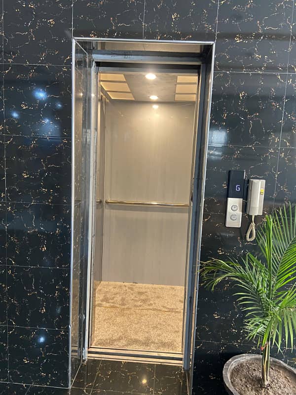 Girls hostal Sharing room furnished available for rent in Lda avenue 1 lahore

                                                            alt=