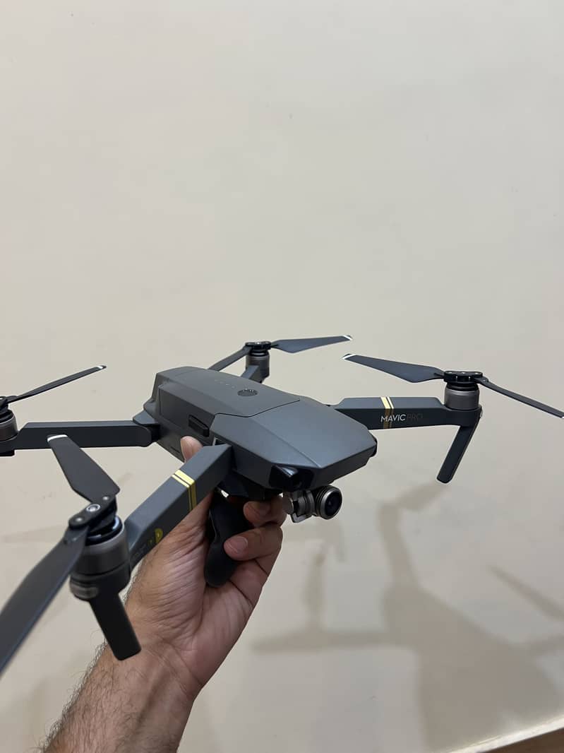 Dji Mavic Pro drone just like new selling cheap

                                                            alt=